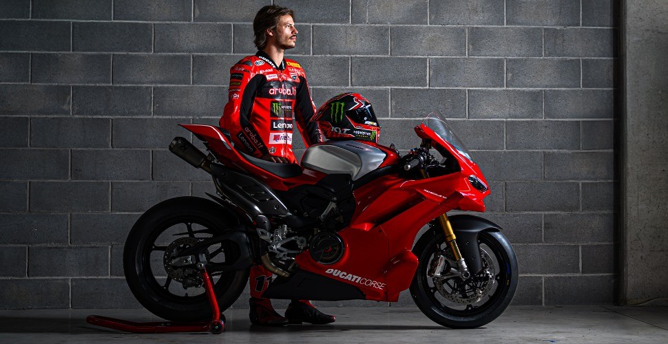 New Panigale V4 R